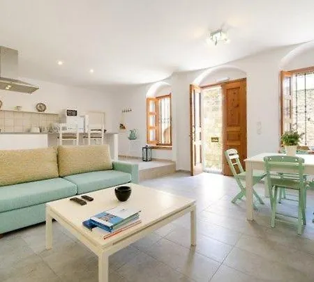 Deluxe Rhodes Sokaki Well Furnished 2 Bedrooms ヴィラ リンドス