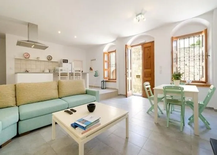 Deluxe Rhodes Sokaki Well Furnished 2 Bedrooms